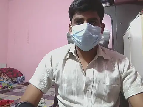 Snapshot of KissesBoyAD chatting on October 31, 2025, 6:20 pm KissesBoyAD online show from October 31, 2025, 6:20 pm