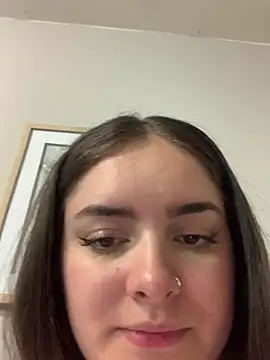 imlindapink online show from January 20, 2025, 9:43 pm