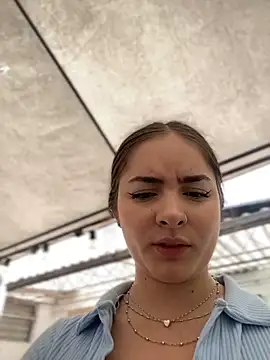 imlindapink online show from January 21, 2025, 3:10 pm