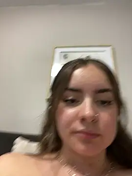 imlindapink online show from January 24, 2025, 7:18 pm