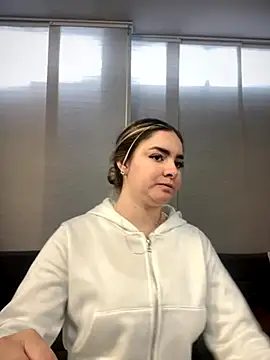 imlindapink online show from September 11, 2025, 4:51 pm