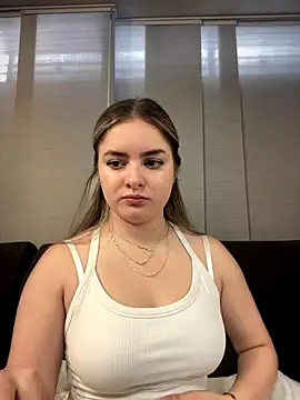 imlindapink online show from September 24, 2025, 3:26 pm