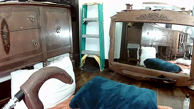 MaxJr8008 online show from February 15, 2026, 7:51 am