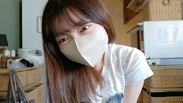  Yui  online show from September 16, 2025, 3:18 am