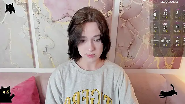 fiamoory online show from June 12, 2026, 8:24 am