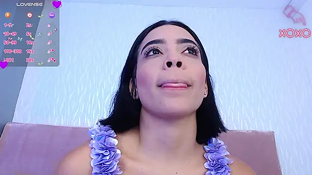 SaraSchmitt online show from January 8, 2025, 7:13 pm