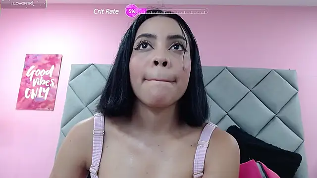 SaraSchmitt online show from March 1, 2025, 7:04 pm