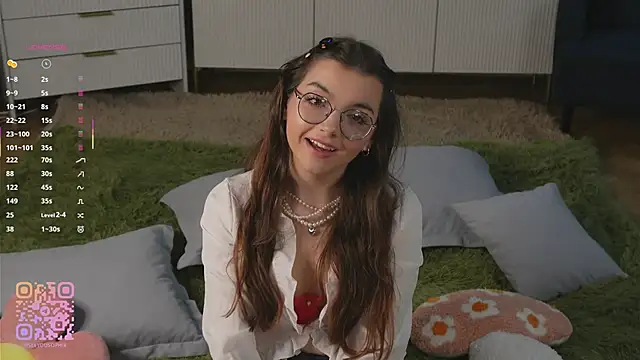 Snapshot of FlairEdgin chatting on October 16, 2025, 7:04 pm FlairEdgin online show from October 16, 2025, 7:04 pm