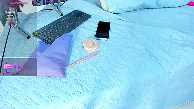 Snapshot of JulietaKane chatting on October 25, 2025, 5:04 am JulietaKane online show from October 25, 2025, 5:04 am