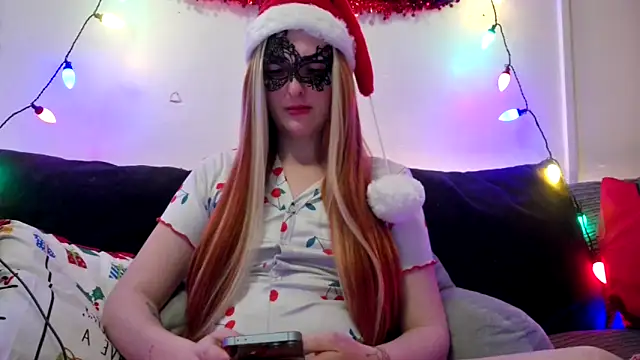 Snapshot of LexiSnowUK chatting on December 3, 2024, 11:57 pm LexiSnowUK online show from December 3, 2024, 11:57 pm