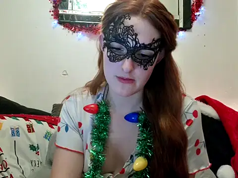 Snapshot of LexiSnowUK chatting on December 11, 2024, 10:38 pm LexiSnowUK online show from December 11, 2024, 10:38 pm