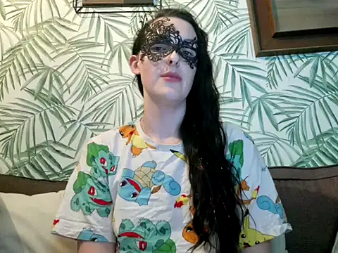 Snapshot of LexiSnowUK chatting on March 5, 2025, 10:10 pm LexiSnowUK online show from March 5, 2025, 10:10 pm