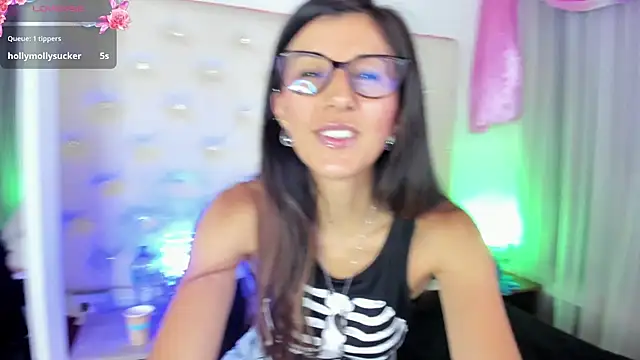  jade white  online show from March 11, 2025, 12:39 pm