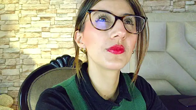  jade white  online show from May 29, 2026, 1:31 pm