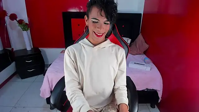 Strella ferrera online show from March 4, 2025, 4:27 am