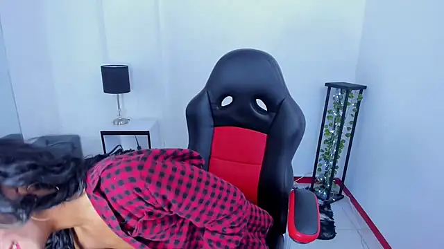 Strella ferrera online show from March 11, 2025, 5:49 am