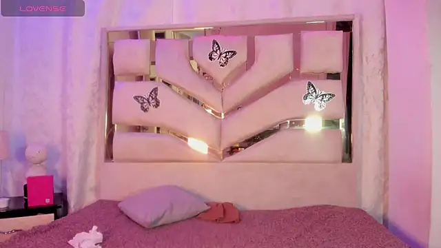 Strella ferrera online show from April 2, 2026, 8:50 pm