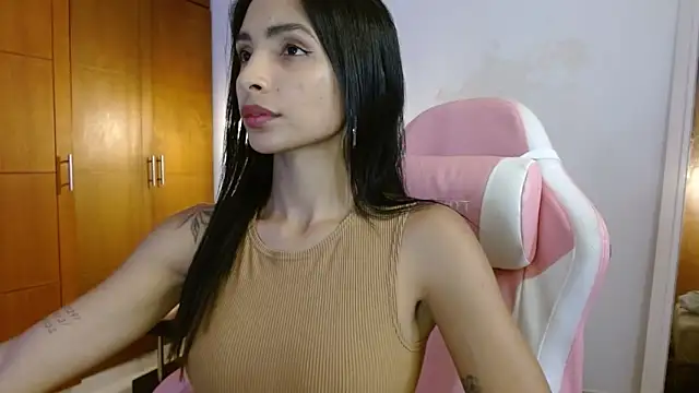 Snapshot of AnnitaSerna_ chatting on November 9, 2025, 4:33 am AnnitaSerna online show from November 9, 2025, 4:33 am