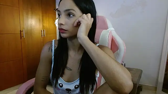 Snapshot of AnnitaSerna_ chatting on November 12, 2025, 4:13 am AnnitaSerna online show from November 12, 2025, 4:13 am