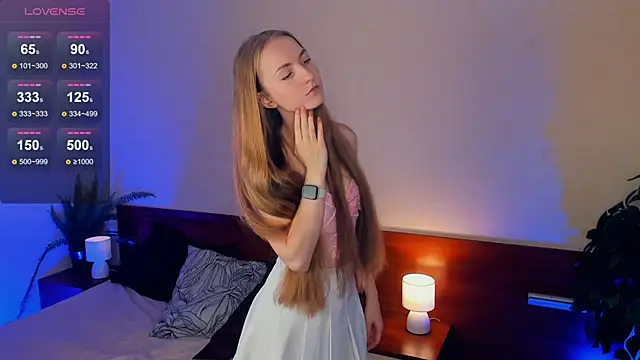 EsmaCarll online show from December 7, 2024, 11:12 pm