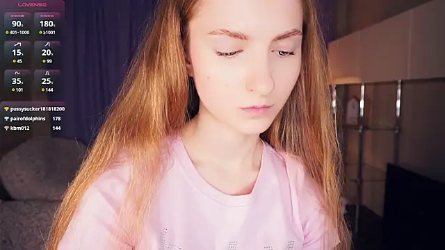 Snapshot of EsmaCarll chatting on January 11, 2025, 2:20 am EsmaCarll online show from January 11, 2025, 2:20 am