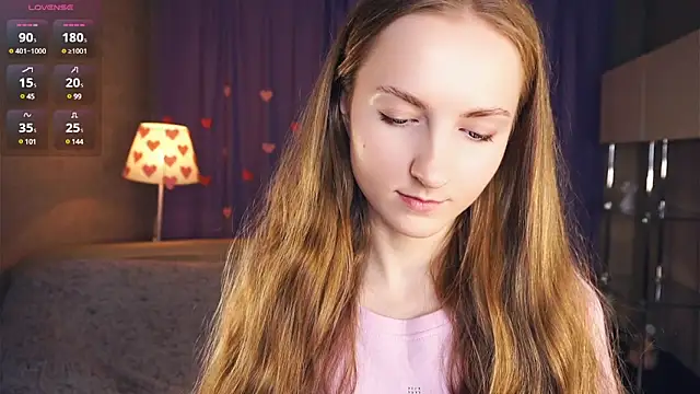 Snapshot of EsmaCarll chatting on February 12, 2025, 8:29 pm EsmaCarll online show from February 12, 2025, 8:29 pm