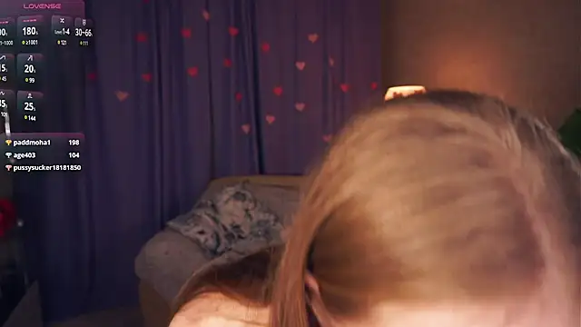 Snapshot of EsmaCarll chatting on February 21, 2025, 11:43 pm EsmaCarll online show from February 21, 2025, 11:43 pm