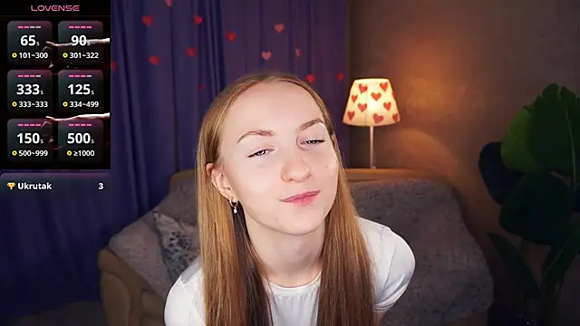 Snapshot of EsmaCarll chatting on February 24, 2025, 8:36 pm EsmaCarll online show from February 24, 2025, 8:36 pm