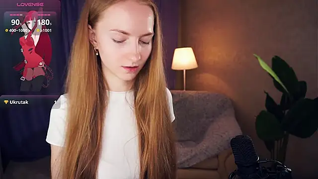 Snapshot of EsmaCarll chatting on March 12, 2025, 8:52 pm EsmaCarll online show from March 12, 2025, 8:52 pm