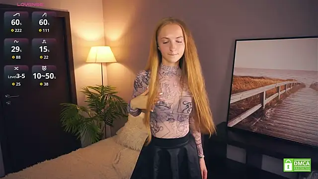 EsmaCarll online show from September 9, 2025, 9:03 pm