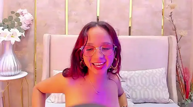 MelanieRoah online show from March 22, 2025, 1:54 am