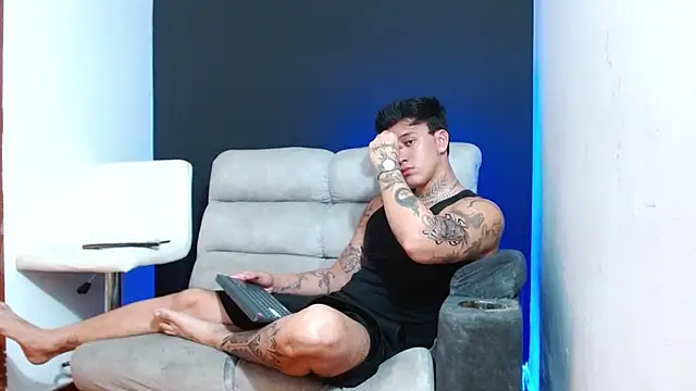 JUSTIN FULLER1 online show from April 3, 2026, 5:55 pm