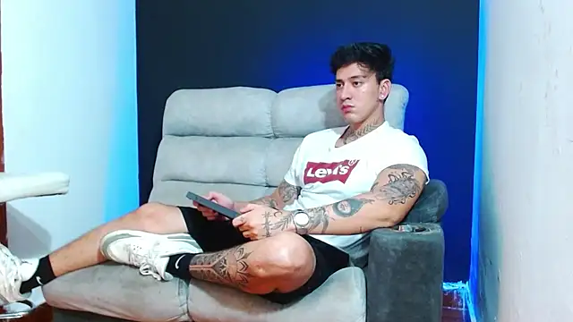 JUSTIN FULLER1 online show from May 27, 2026, 3:03 am