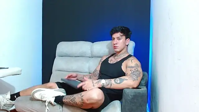JUSTIN FULLER1 online show from June 10, 2026, 11:57 pm