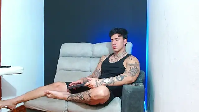 JUSTIN FULLER1 online show from June 11, 2026, 3:32 pm