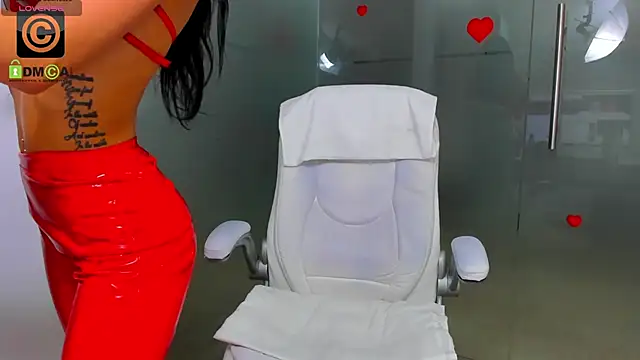 Snapshot of Queenrafaella chatting on February 14, 2026, 3:03 am Queenrafaella online show from February 14, 2026, 3:03 am