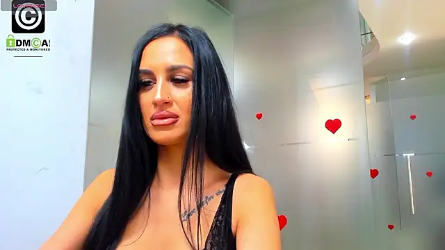 Snapshot of Queenrafaella chatting on March 5, 2026, 12:45 pm Queenrafaella online show from March 5, 2026, 12:45 pm