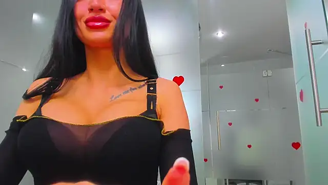 Snapshot of Queenrafaella chatting on May 26, 2026, 3:57 am Queenrafaella online show from May 26, 2026, 3:57 am