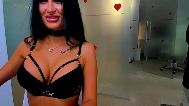 Queenrafaella online show from July 16, 2026, 11:16 am