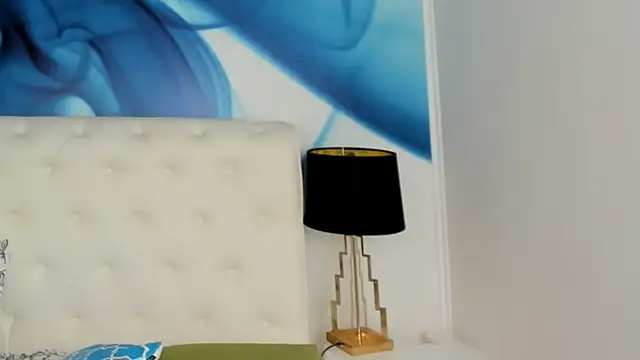 SkinnyDolly online show from February 4, 2025, 4:05 am