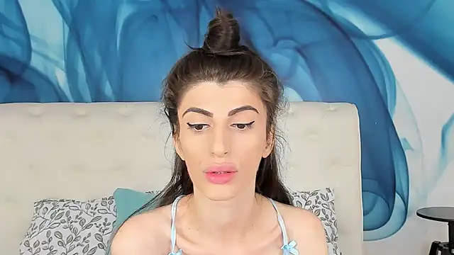 SkinnyDolly online show from October 25, 2025, 2:08 am