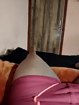 Snapshot of MrNick74 chatting on November 3, 2025, 7:53 am MrNick74 online show from November 3, 2025, 7:53 am