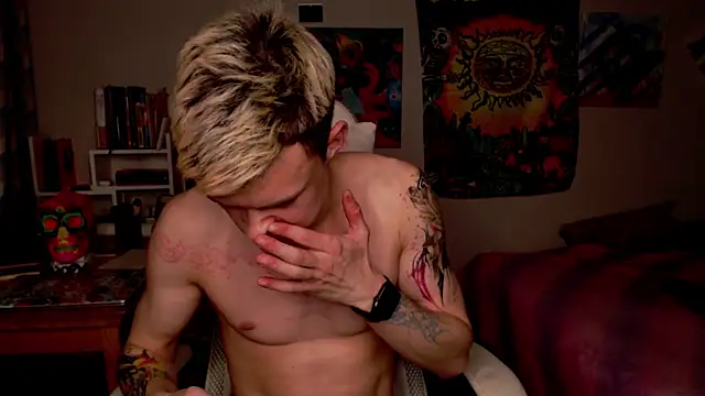 hornyadamsex online show from April 23, 2026, 7:16 pm