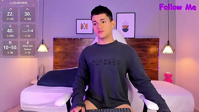 ander deimond  online show from February 6, 2025, 1:21 pm