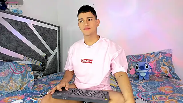 ander deimond  online show from February 14, 2025, 2:33 pm