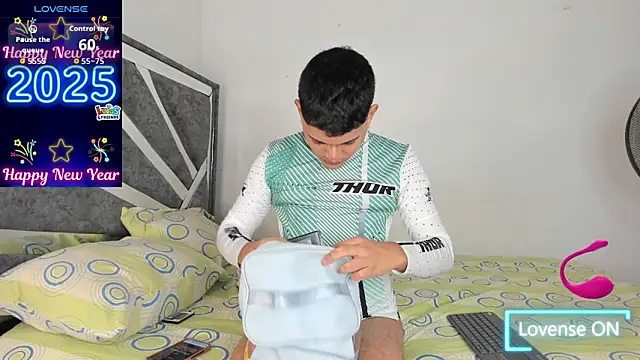 ander deimond  online show from September 10, 2025, 1:33 pm