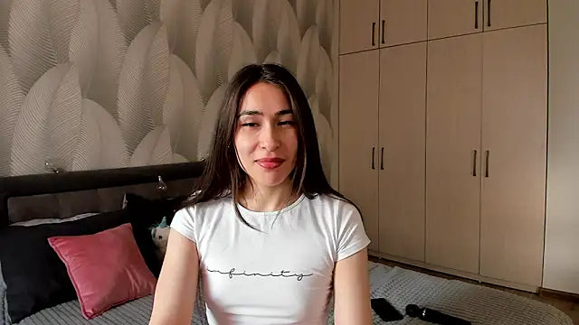 Bambiii bby online show from February 21, 2025, 3:34 am