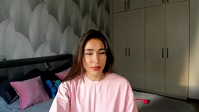 Bambiii bby online show from September 26, 2025, 1:31 am