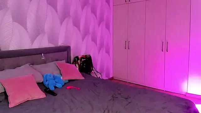 Bambiii bby online show from October 21, 2025, 1:39 am