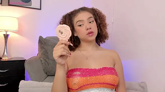 Snapshot of JulianaWaldo chatting on October 7, 2025, 2:36 pm JulianaWaldo online show from October 7, 2025, 2:36 pm